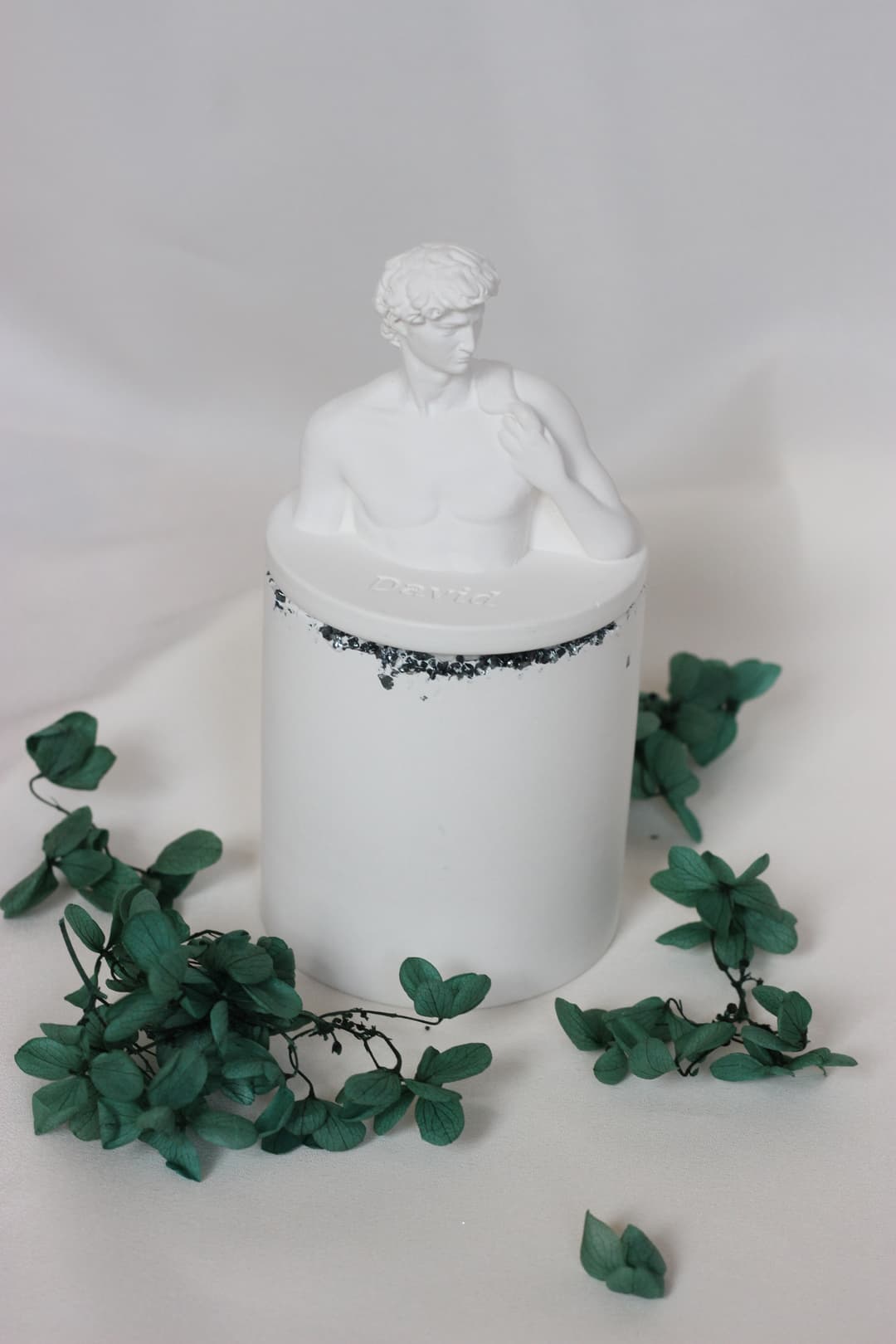 Изделия из гипса